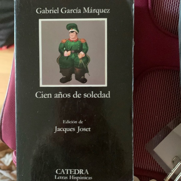 Cien anos de soledad Gabriel Garcia Marquez Spanish Edition paperback - Picture 1 of 5